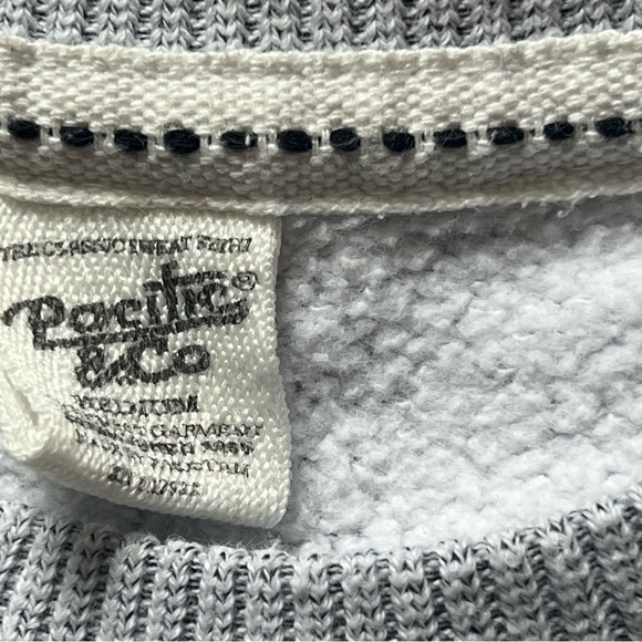 Girls Floral LOVE Sweatshirt Grey Cozy Crewneck Youth Small - Picture 6 of 10